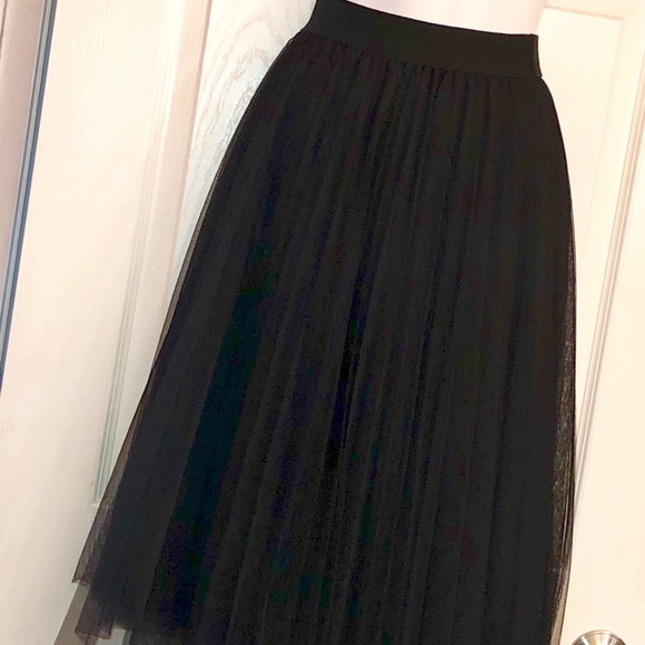 BLACK TULLE SKIRT - Picture 3 of 6